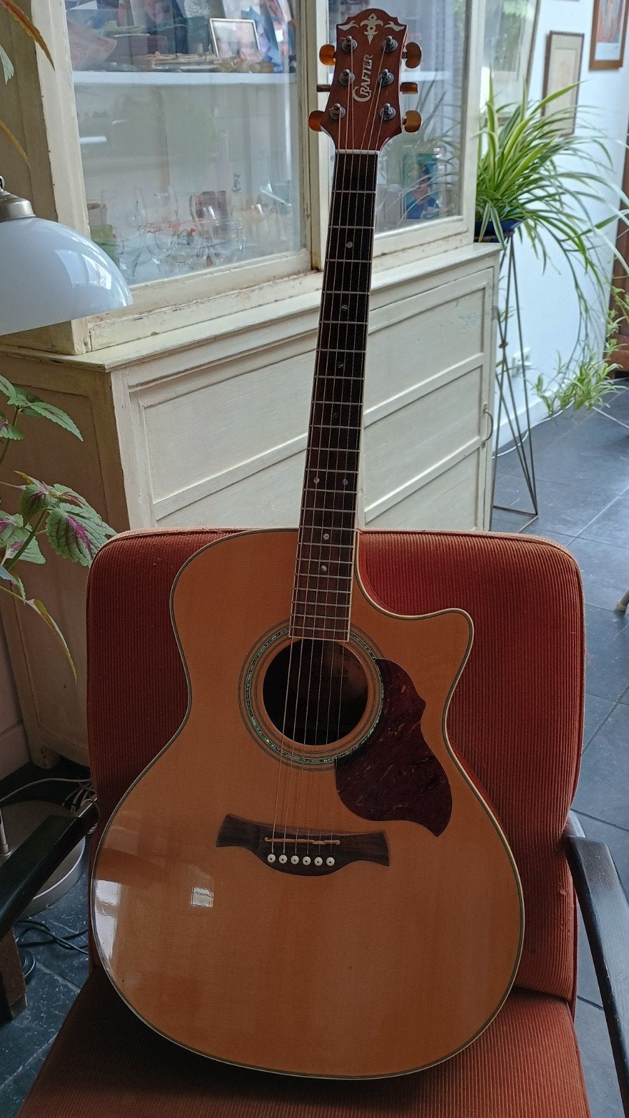 Crafter GAE8 N akoestische gitaar met element, Muziek en Instrumenten, Snaarinstrumenten | Gitaren | Akoestisch, Ophalen, Zo goed als nieuw