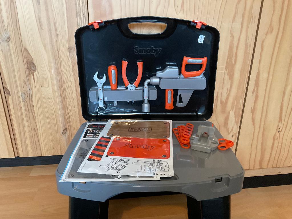 Speelgoed Black & Decker werkbank in koffer Van Smoby, Ophalen, Zo goed als nieuw, Bouwen