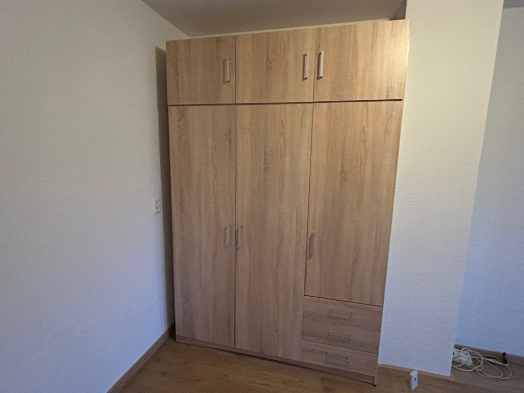 Kledingkast - veel opbergruimte, Huis en Inrichting, Kasten | Kledingkasten, Gebruikt, 200 cm of meer, 200 cm of meer, 50 tot 75 cm