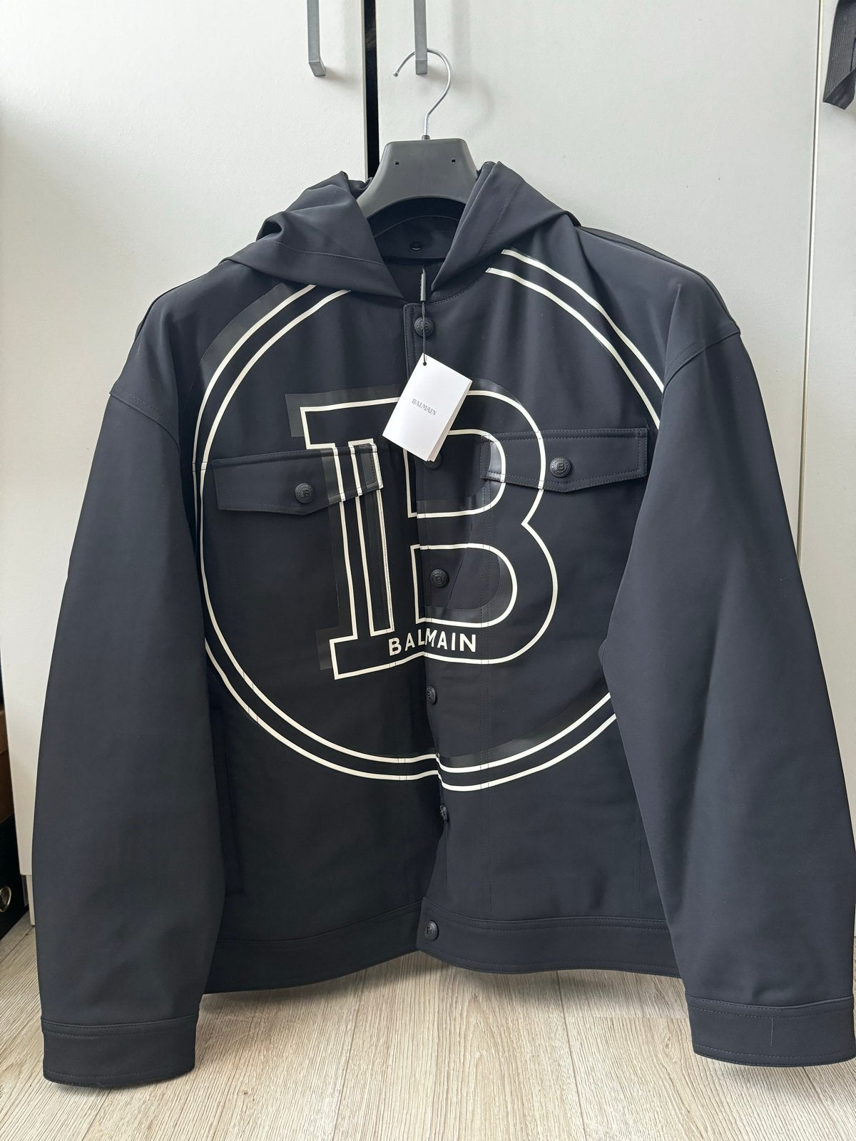 Balmain jas met capuchon - Zwart met wit logo, Ophalen, Nieuw, Maat 52/54 (L), Zwart