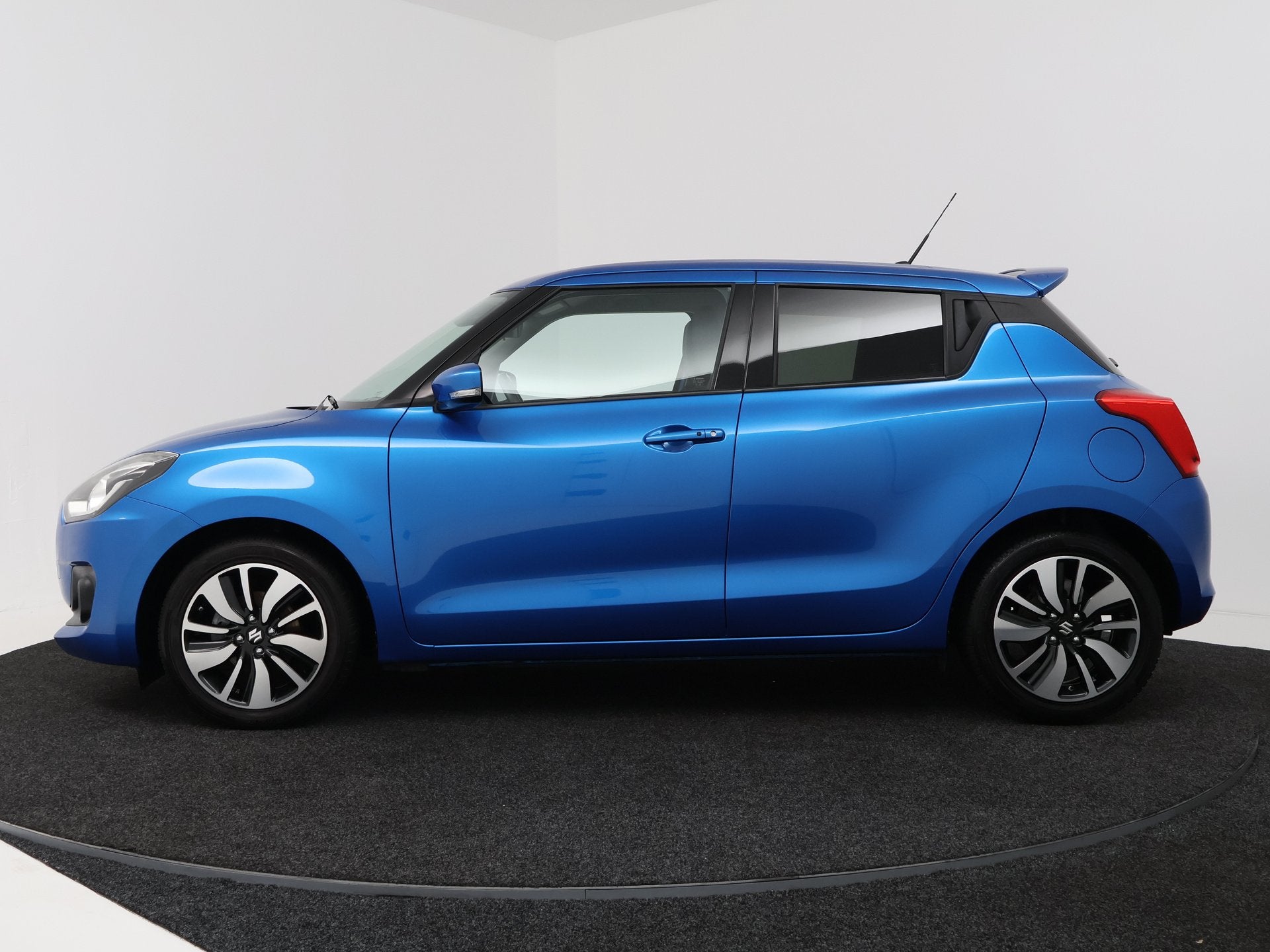 Suzuki Swift 1.0 Stijl Smart Hybrid | Apple Carplay / Androi, Auto's, Suzuki, Voorwielaandrijving, Stof, Gebruikt, Origineel Nederlands