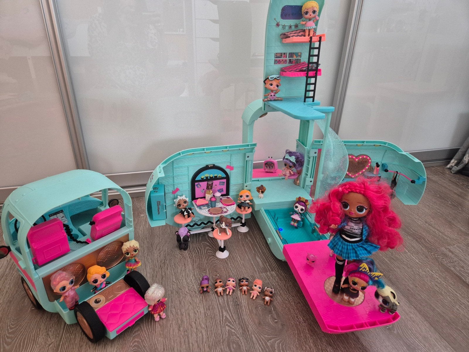 L.O.L. Surprise! Camper en Runway Speelset met Accessoires, Ophalen, Gebruikt