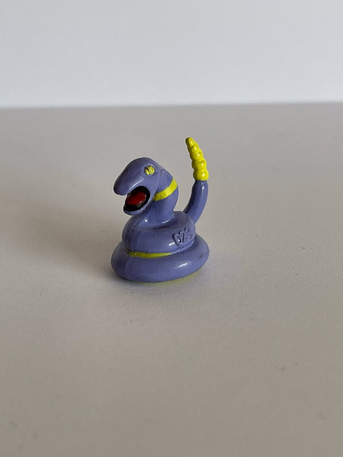 Hasbro Pokemon Mystery Poke figuurtje Ekans, Ophalen of Verzenden, Zo goed als nieuw