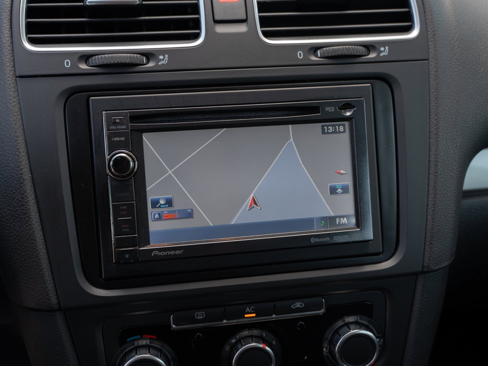 Volkswagen Golf 1.2 TSI Tour - PIONEER DISPLAY - CLIMATE / C, Auto's, Voorwielaandrijving, Euro 5, Stof, Gebruikt