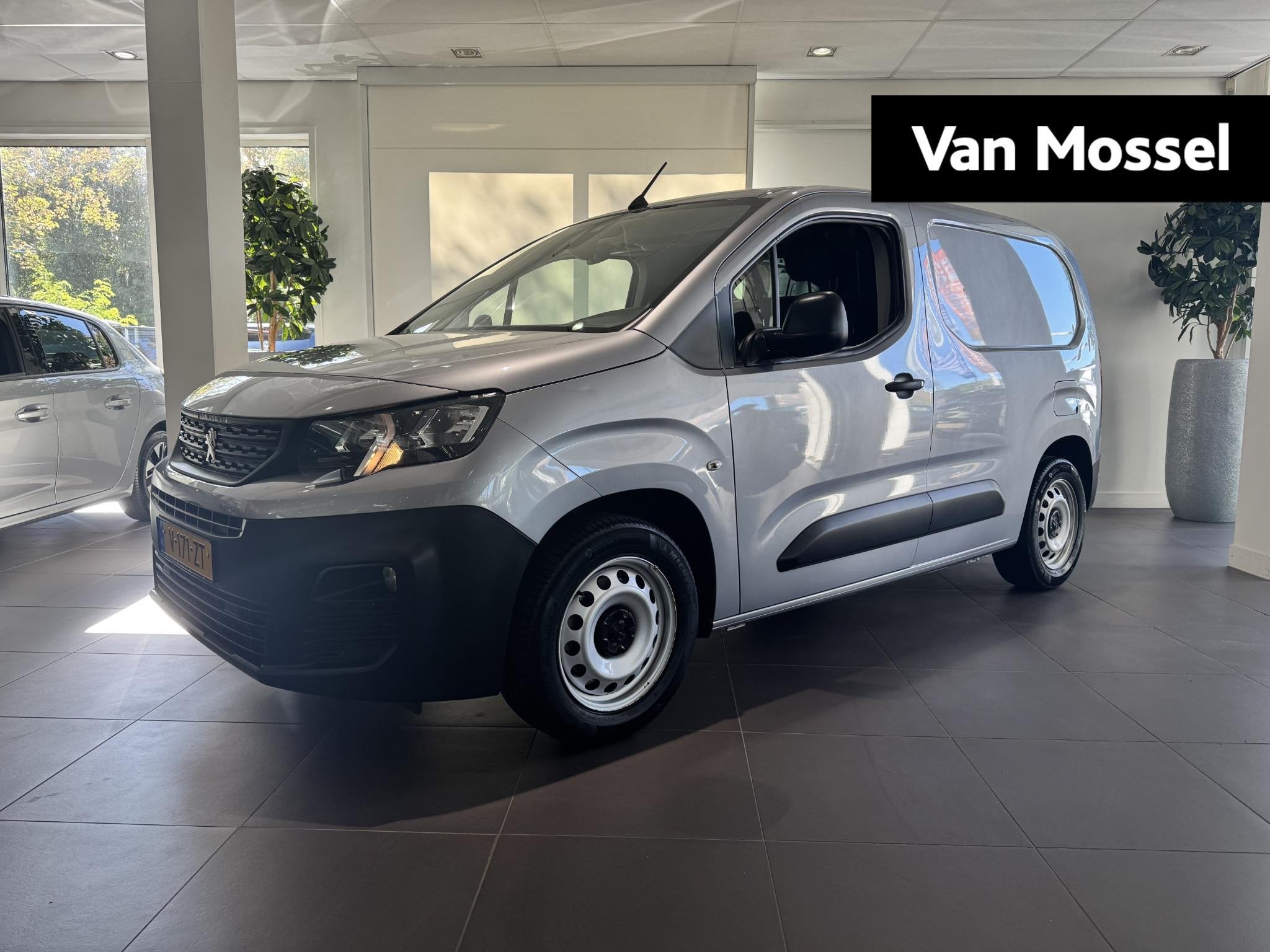 Peugeot Partner 1.5 BlueHDI Premium | Automaat | Navigatie |, 1350 kg, Stof, Gebruikt, Euro 6