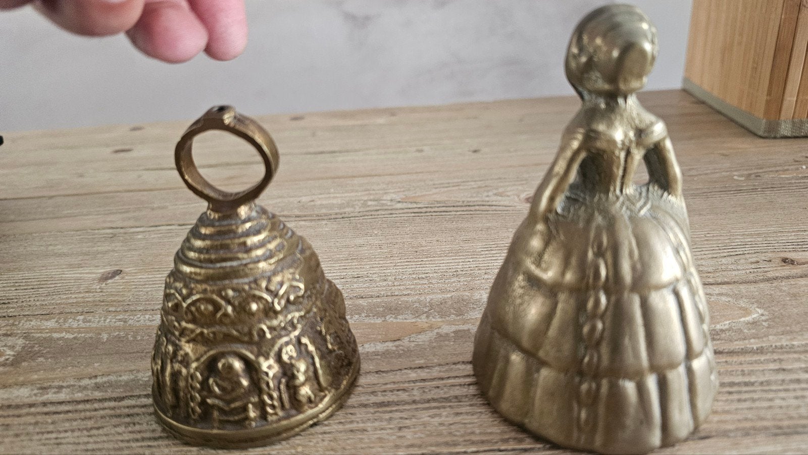 Set van 2 vintage messing handbellen / tafelbellen, Ophalen of Verzenden, Koper