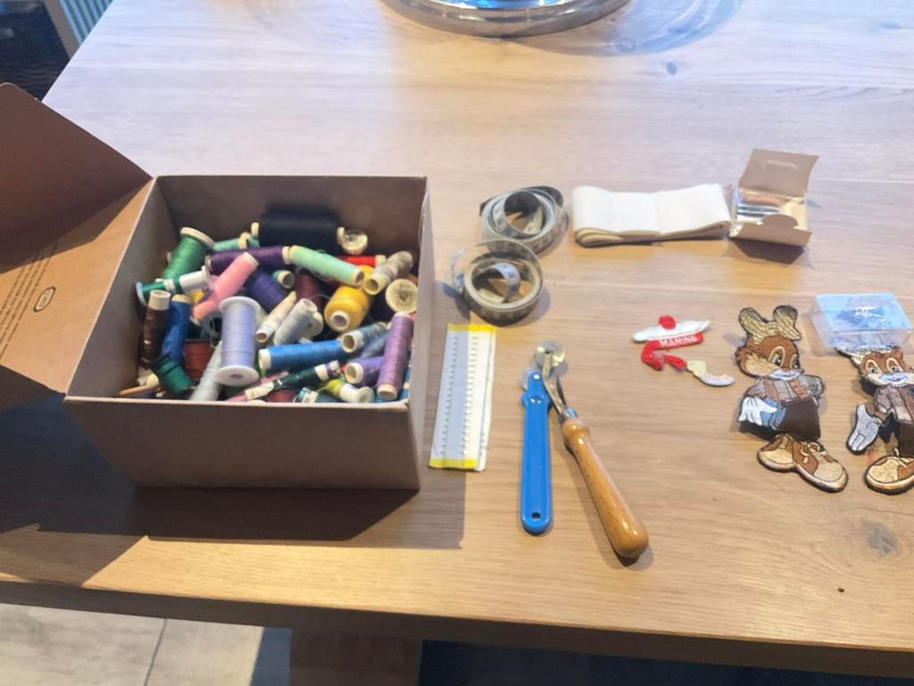 Naaiaccessoires divers, Hobby en Vrije tijd, Ophalen of Verzenden, Garen of Naald(en)