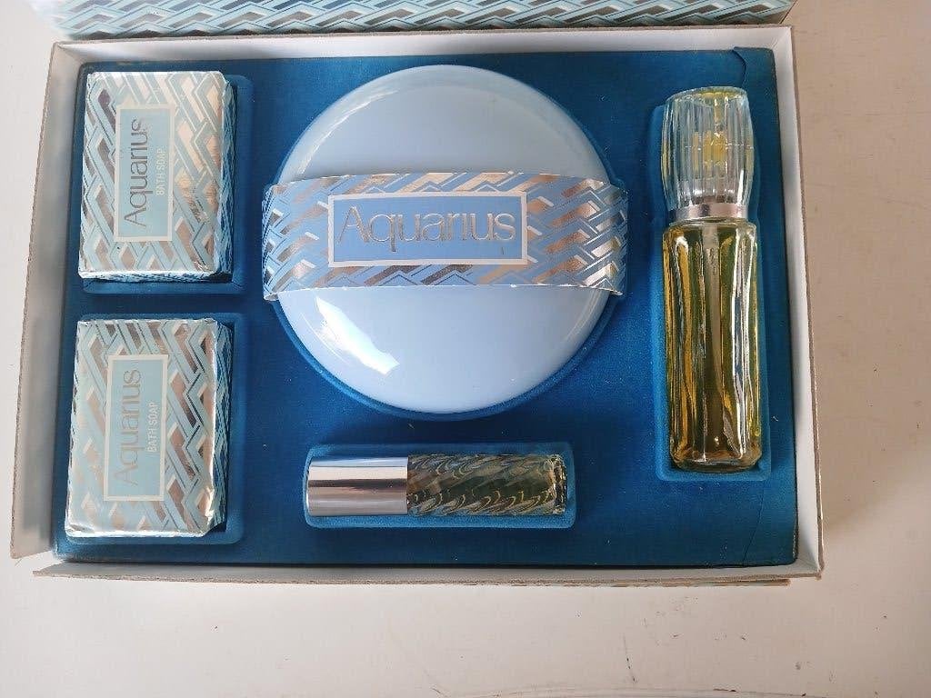 RARITEIT !!!! Geschenkdoos Max Factor : Aquarius PARFUM,, Verzenden, Zo goed als nieuw, Parfumfles, Gevuld