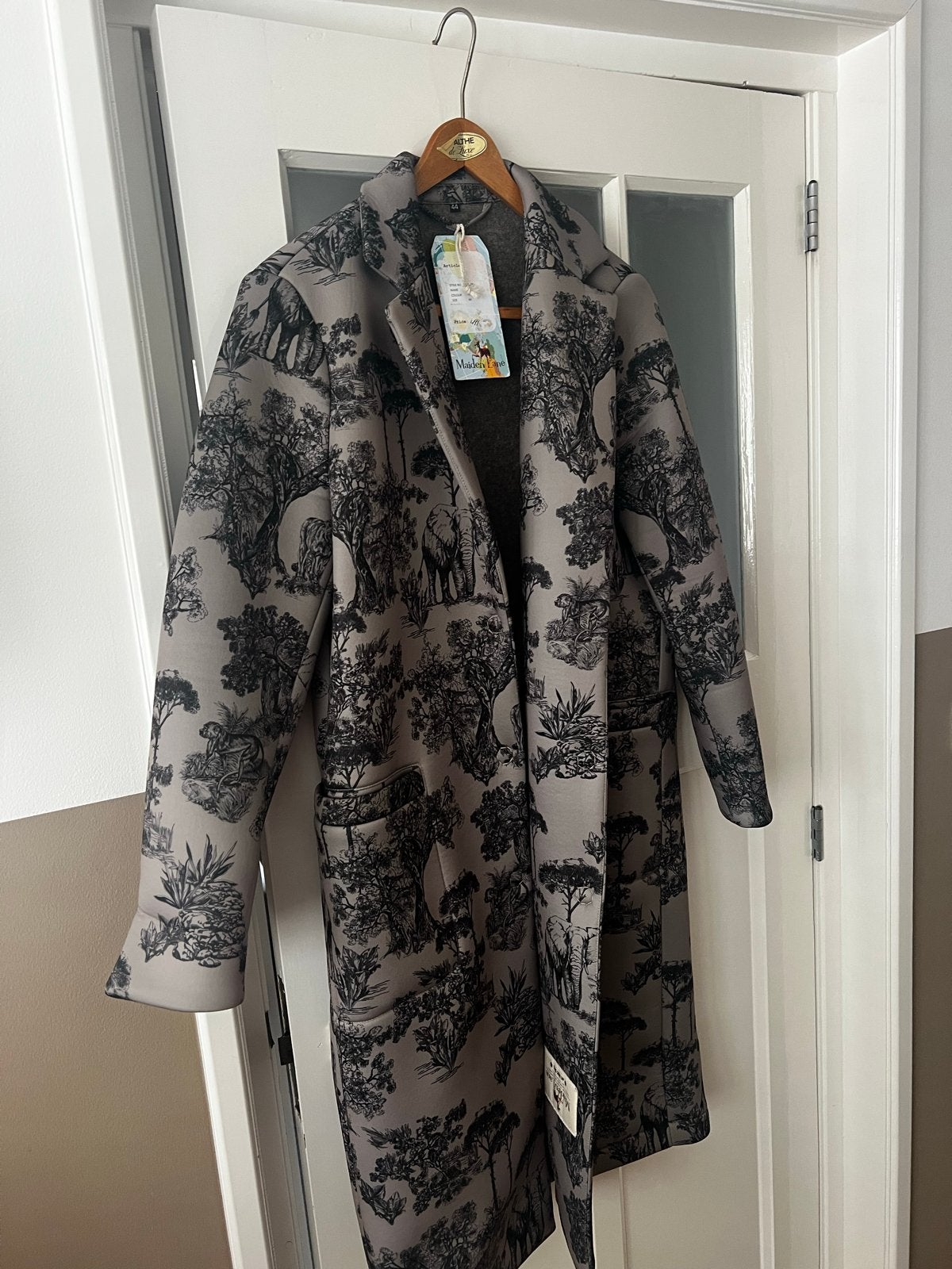 Maiden Lane Brazil lange jas met print, maat 44, Ophalen of Verzenden, Nieuw, Maat 42/44 (L), Grijs