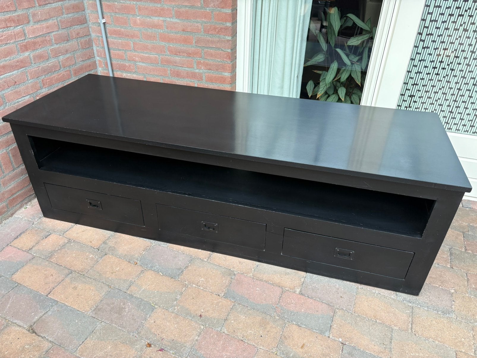 Massief houten zwarte tv kast, Ophalen, 150 tot 200 cm, Zo goed als nieuw, Minder dan 100 cm