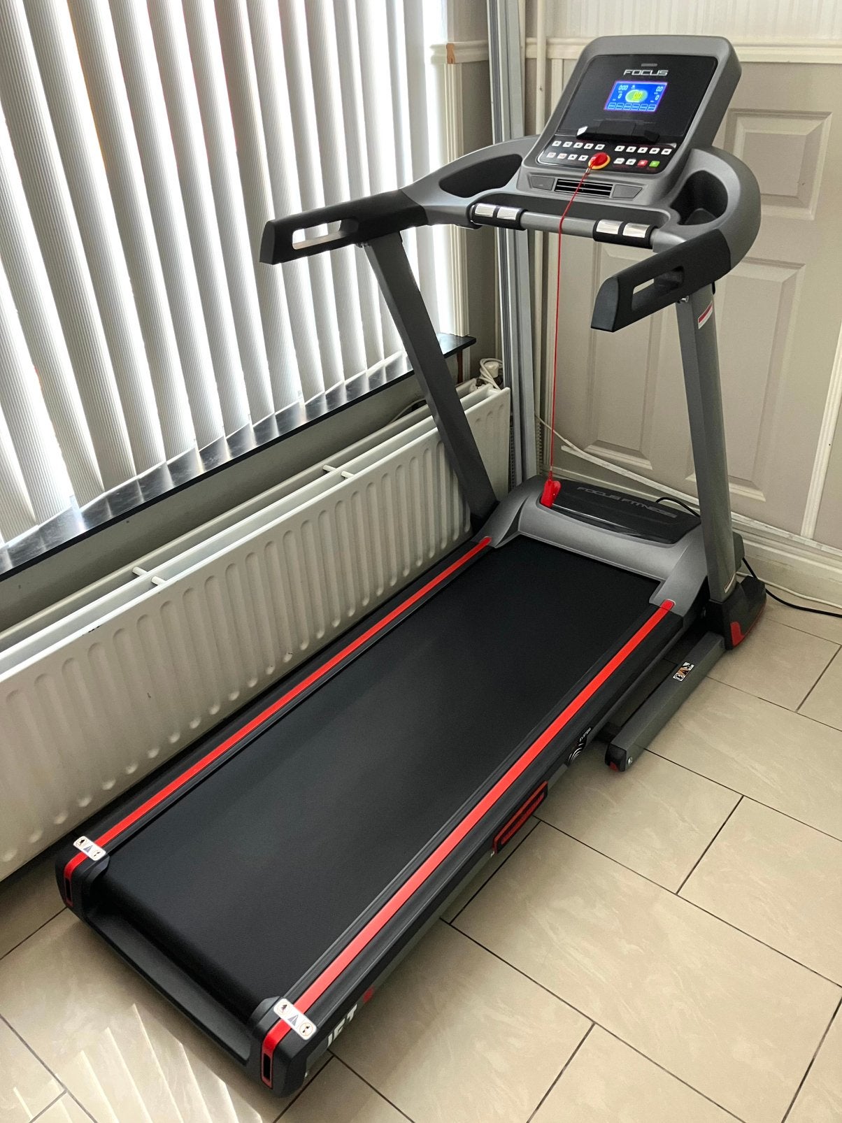 Nette Focus Fitness loopband met hydraulische hellingfunctie, Sport en Fitness, Ophalen, Benen, Zo goed als nieuw, Metaal