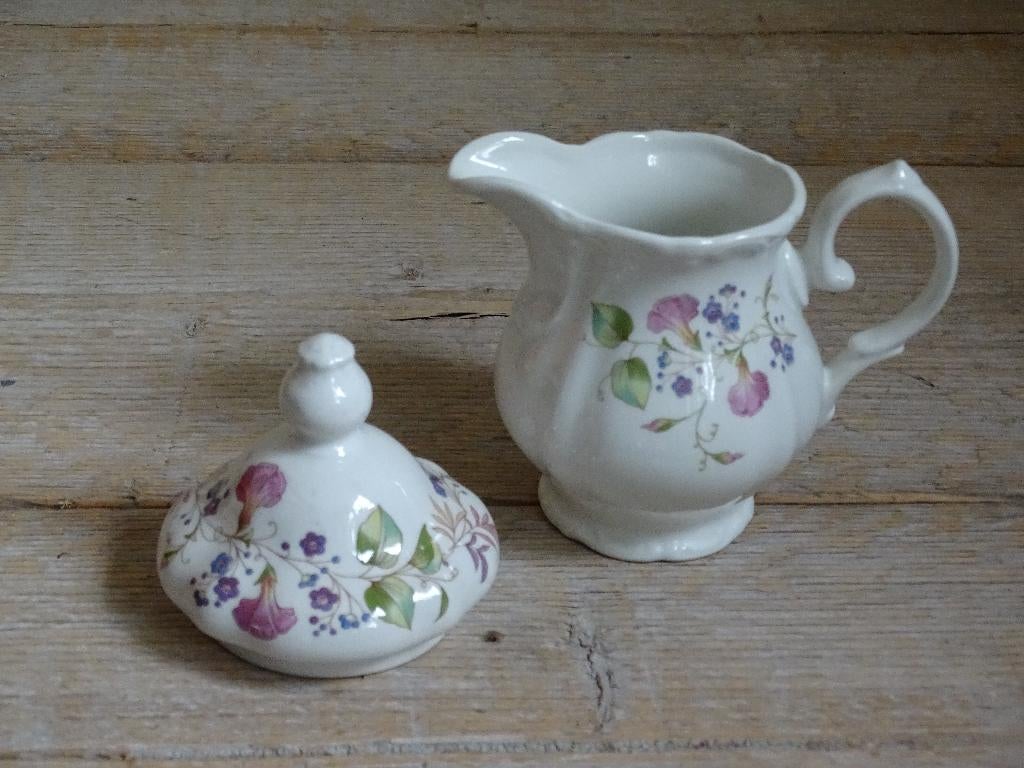 Servies, Spaans PONTESA, Bloemetjes (HEMA), gaaf, Antiek en Kunst, Ophalen of Verzenden