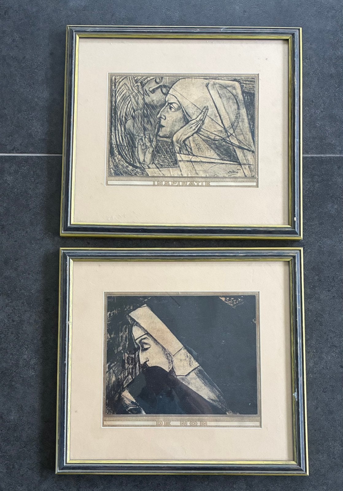 2 antieke litho's “Inspiratie" & "De Non" ingelijst, Ophalen of Verzenden