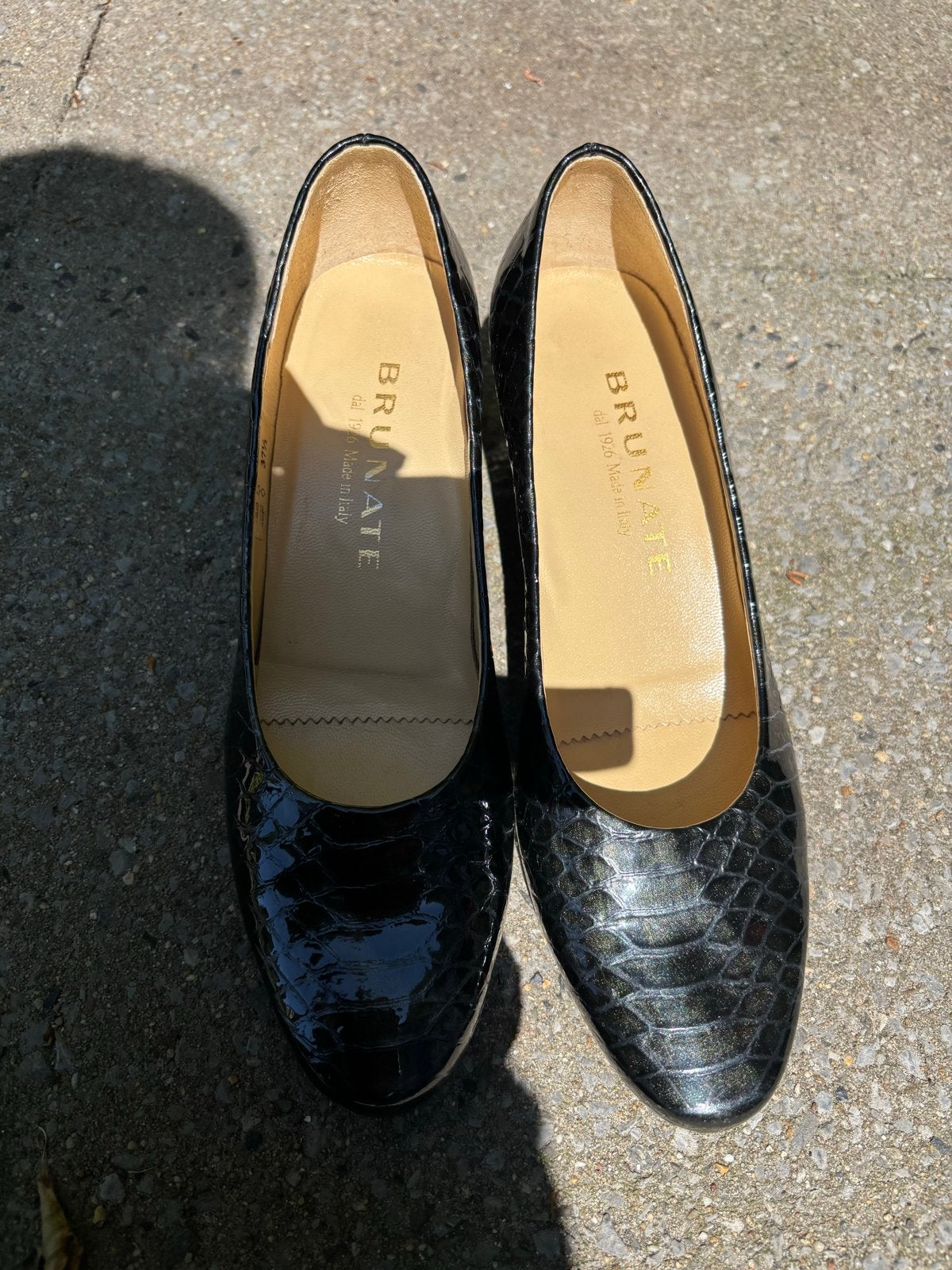 Brunate leren pumps met krokodillenprint, maat 37,5, Verzenden, Zo goed als nieuw, Zwart, Pumps