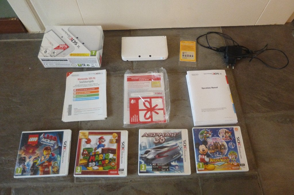 Nintendo 3DS XL compleet met 4 spellen, Spelcomputers en Games, Ophalen, Met games, Wit, 3DS XL
