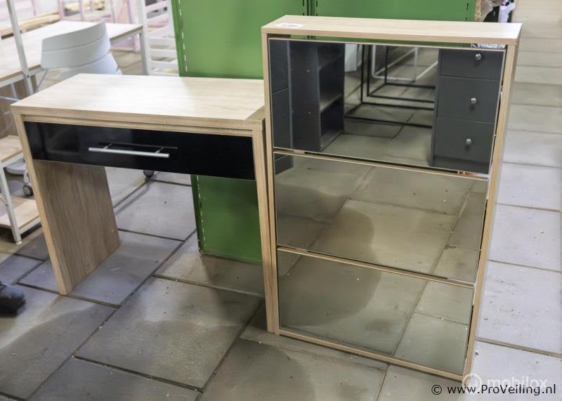 Online Veiling: Sidetable & schoenenkast