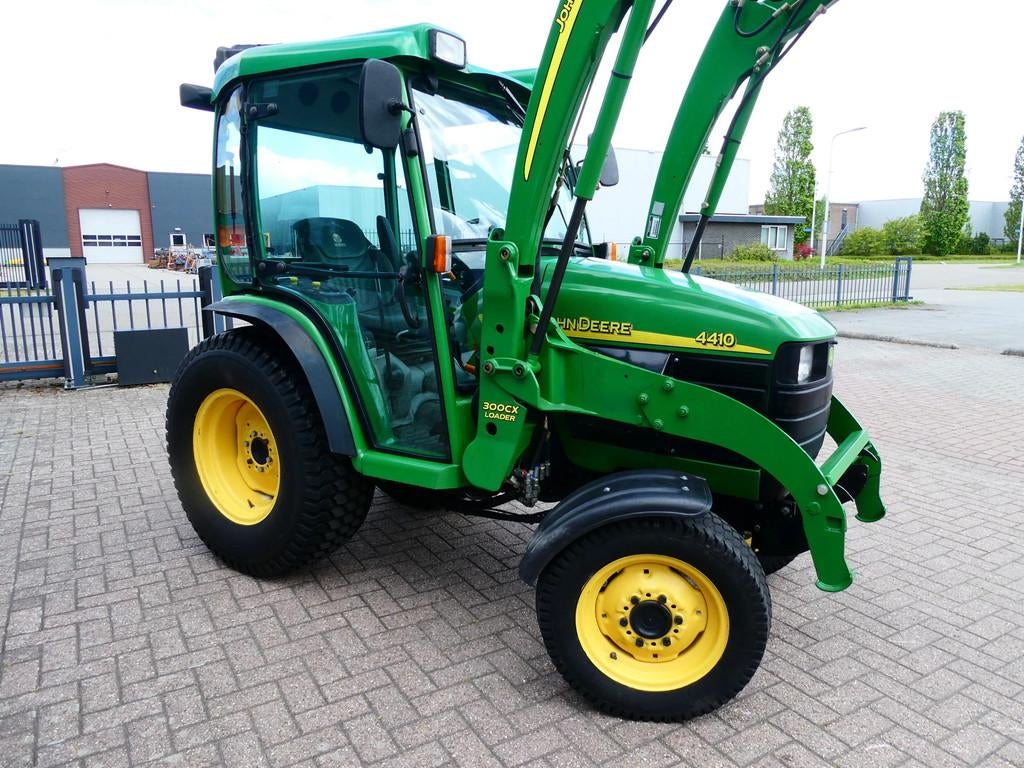 John Deere 4410 4wd HST / 02788 Draaiuren / Full Options, John Deere, Gebruikt, De Maalstroom 3
8255 RN  Swifterbant, VM Service