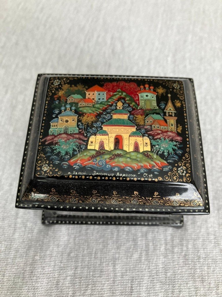 Lakdoosje russisch handgeschilderd rechthoekig, Antiek en Kunst, Curiosa en Brocante, Ophalen