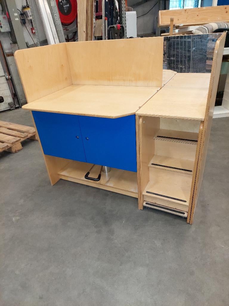 Kinderopvang commode hoogteverstelbaar met trap, 50 tot 70 cm, 105 cm of meer, Ophalen of Verzenden, Voetruimte