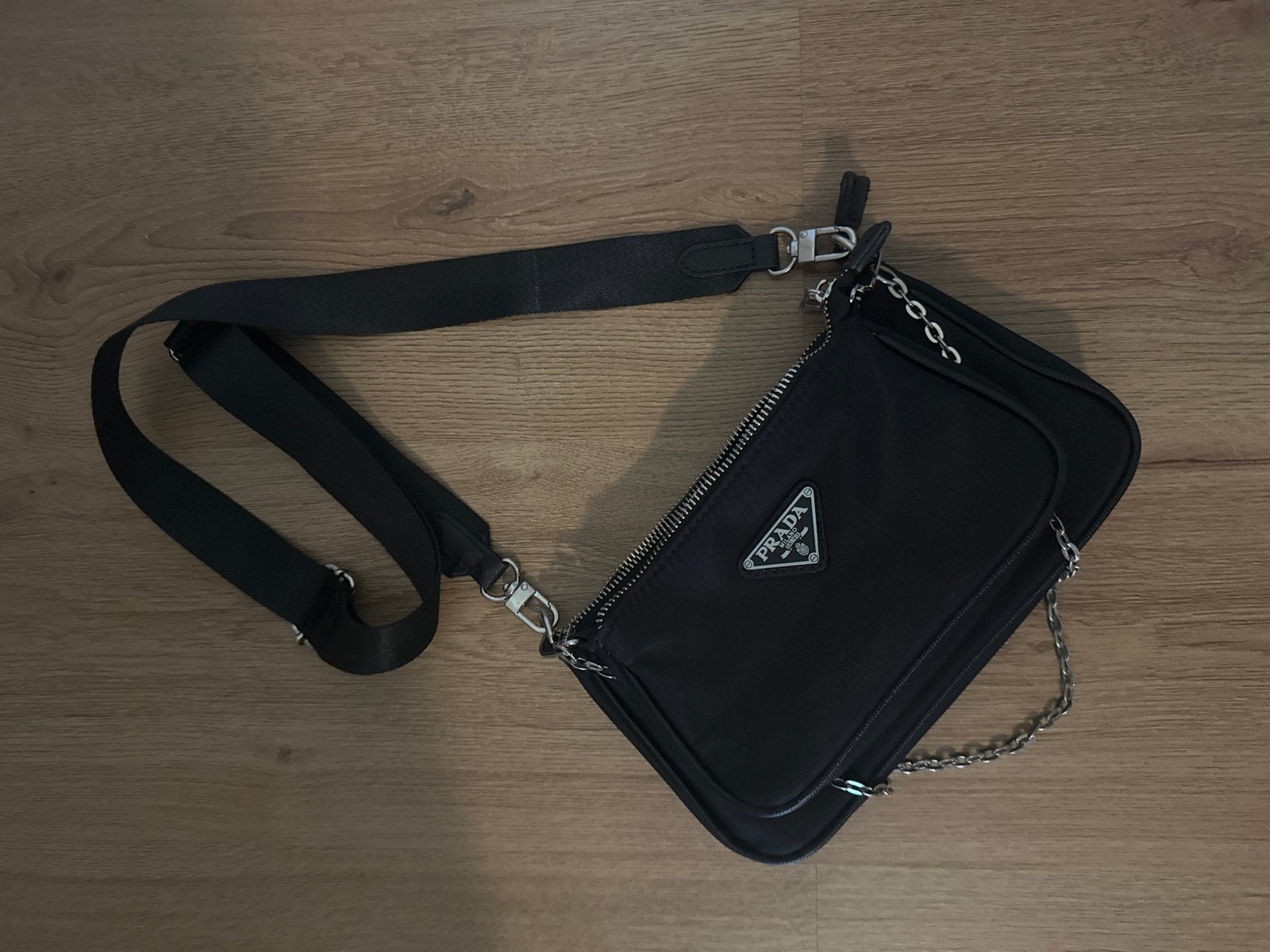Prada tas - Zo goed als nieuw, Ophalen of Verzenden, Zo goed als nieuw, Zwart, Schoudertasje