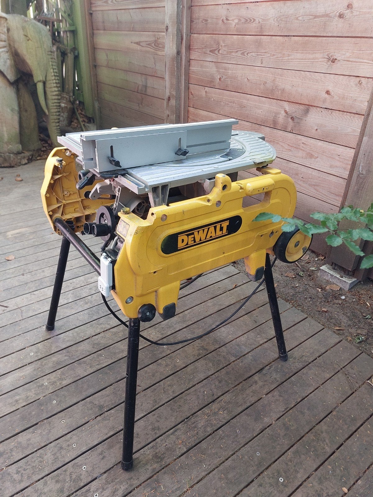 DeWalt d27107 qs flipover zaagtafel., Ophalen, 1200 watt of meer, Afkortzaag, 70 mm of meer
