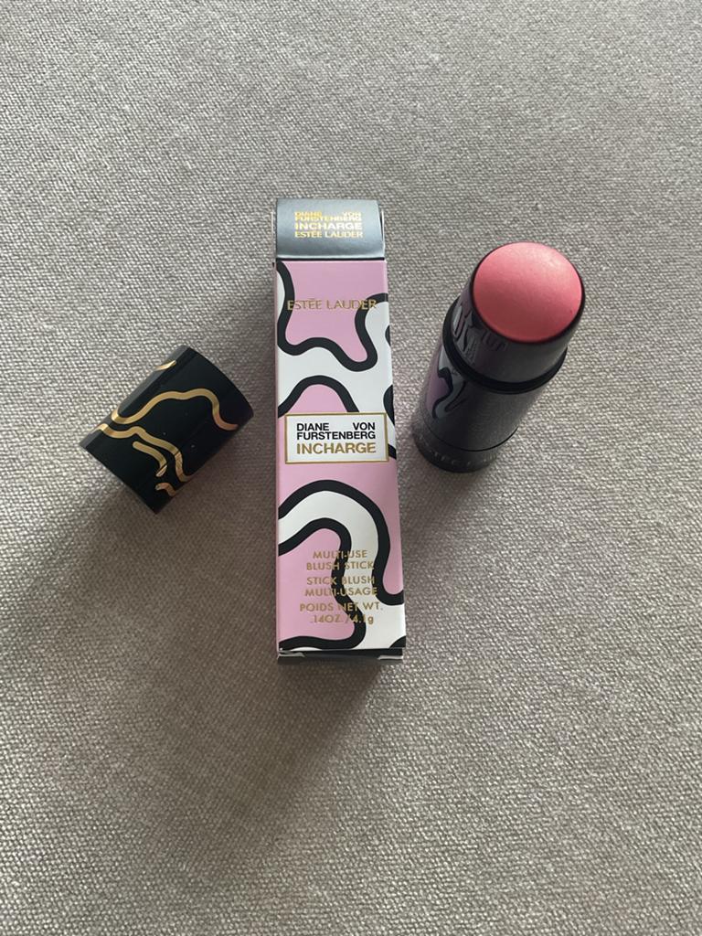 Estée Lauder InCharge Multi-Use Blush Stick - Pink Me, Wangen, Nieuw, Ophalen of Verzenden, Make-up