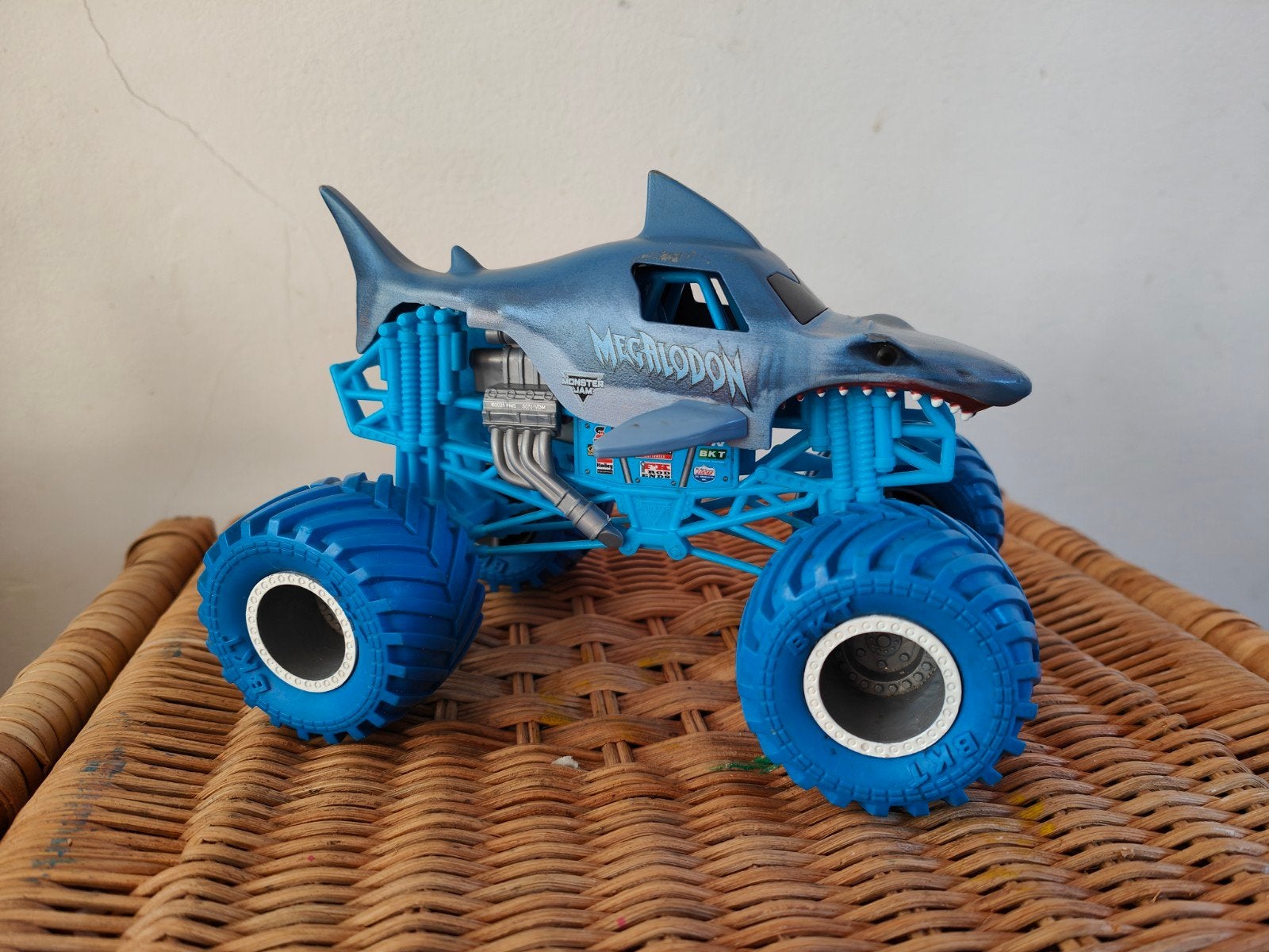 Monster Jam Megalodon monstertruck - 19 cm, Kinderen en Baby's, Ophalen of Verzenden, Gebruikt