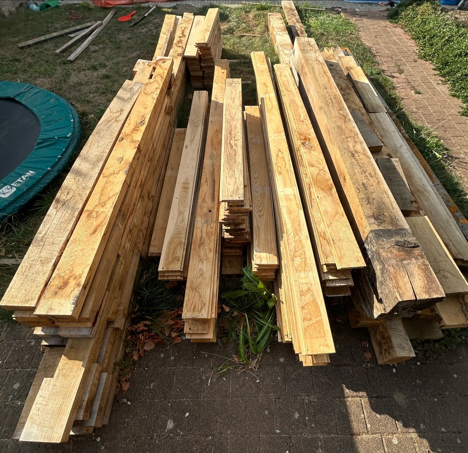 Grote partij droog eikenhout: balken, planken, gordingen, Gebruikt, Eiken, Ophalen of Verzenden, 50 mm of meer