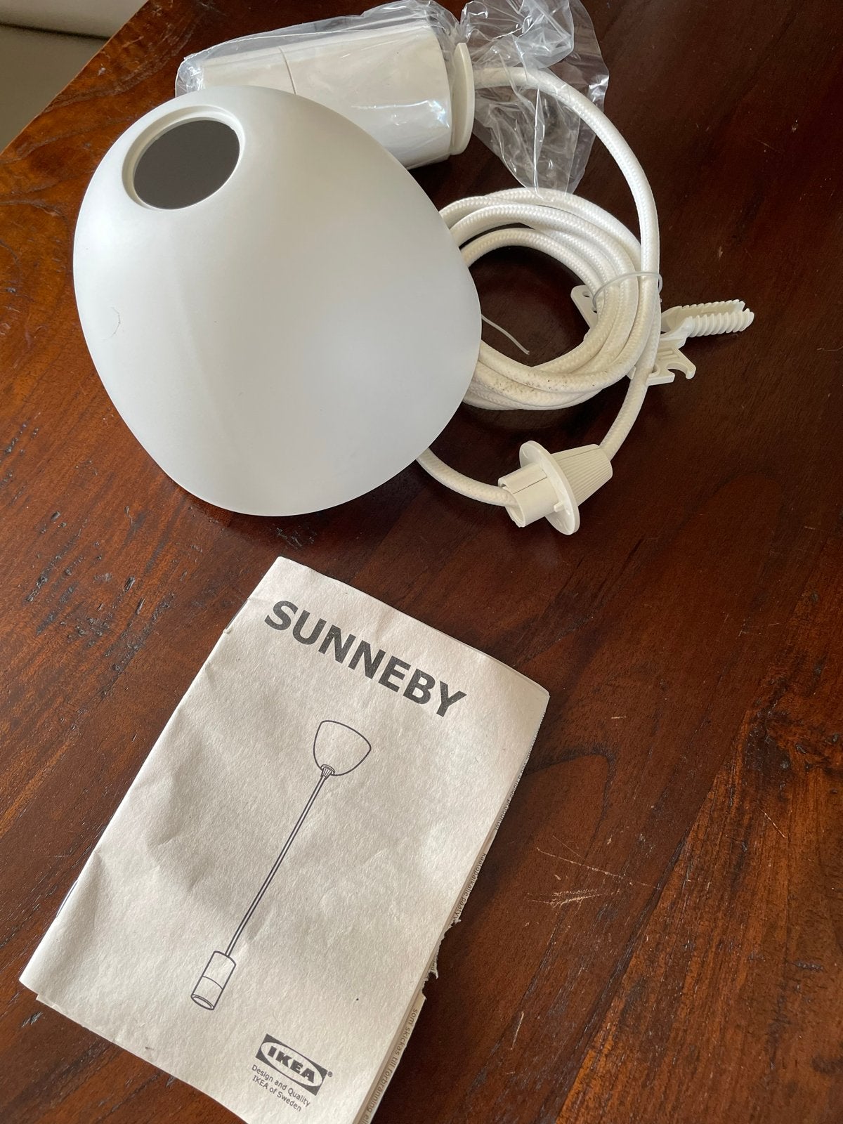 Nieuwe Sunneby Plafondsysteem voor lamp- Wit, Modern Design, Ophalen of Verzenden, Nieuw, Kunststof, E27 (groot)