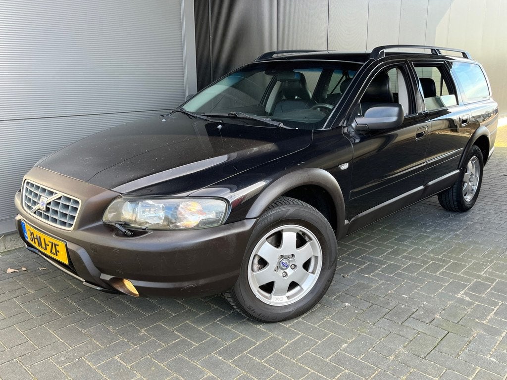 Volvo XC70 2.5 T AWD Automaat 7-persoons Xenon 210 pk, Auto's, Volvo, Automaat, Stoelverwarming, XC70, Euro 4