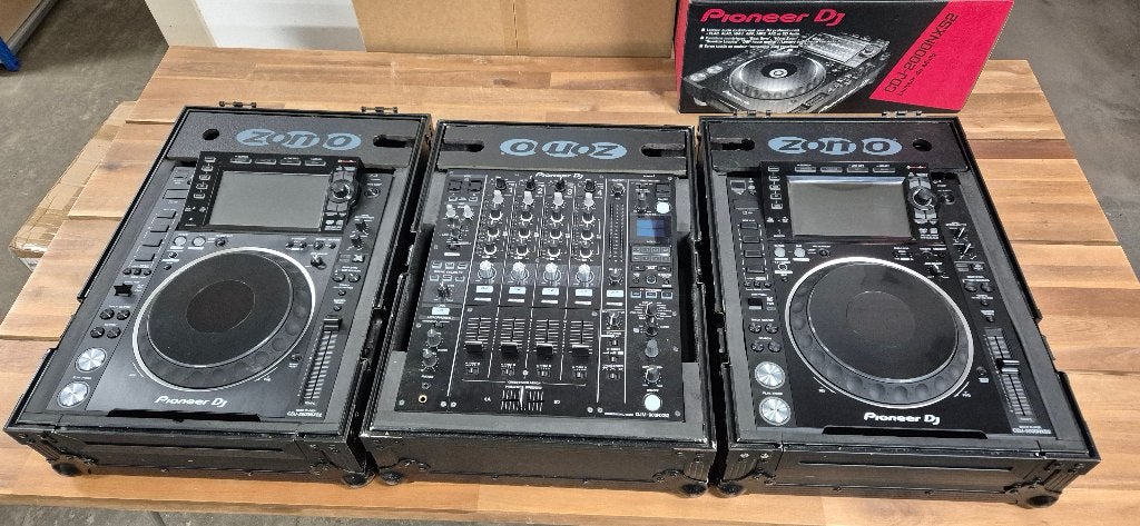 Pioneer DJ Set – 2x CDJ2000 NXS2 + DJM900 NXS2 + Flightcases, Muziek en Instrumenten, Dj-sets en Draaitafels, Ophalen, Zo goed als nieuw