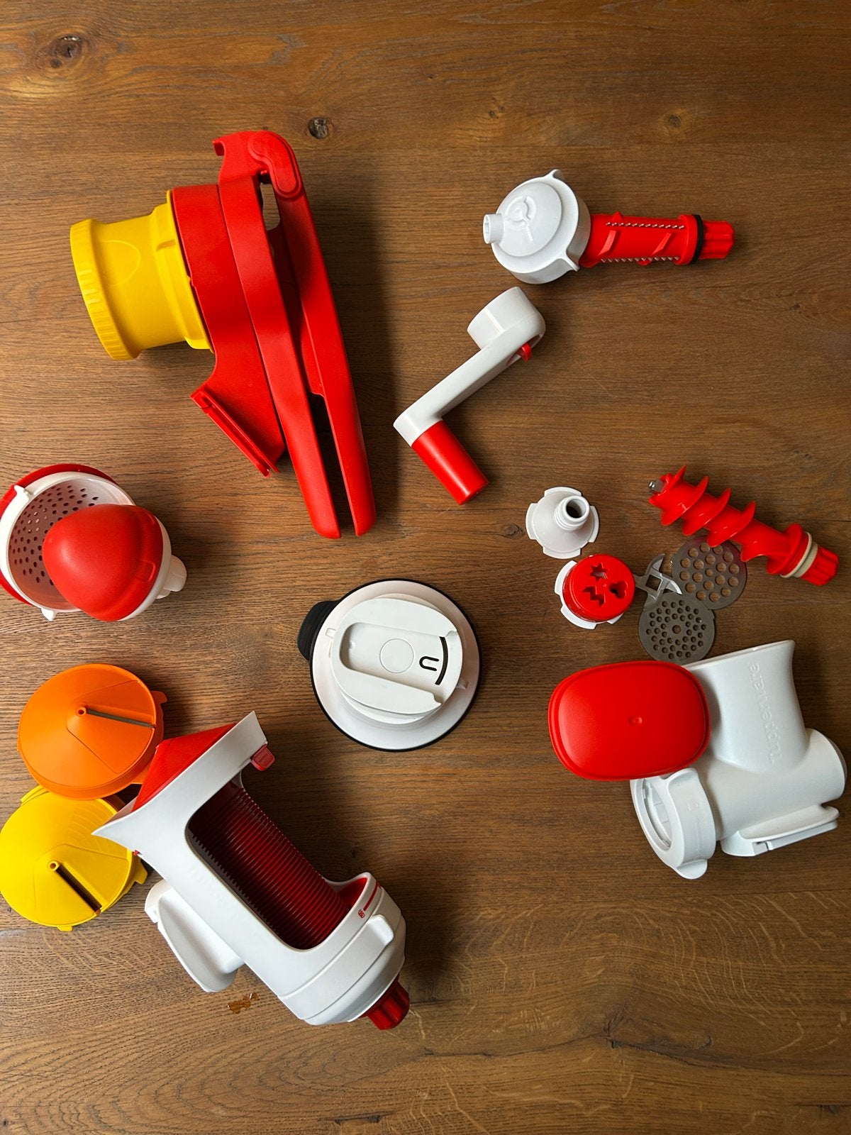 Tupperware Keukenmachine Set: Hakmolen, Spiraalsnijder, Vlee, Overige typen, Kunststof, Ophalen of Verzenden, Zo goed als nieuw