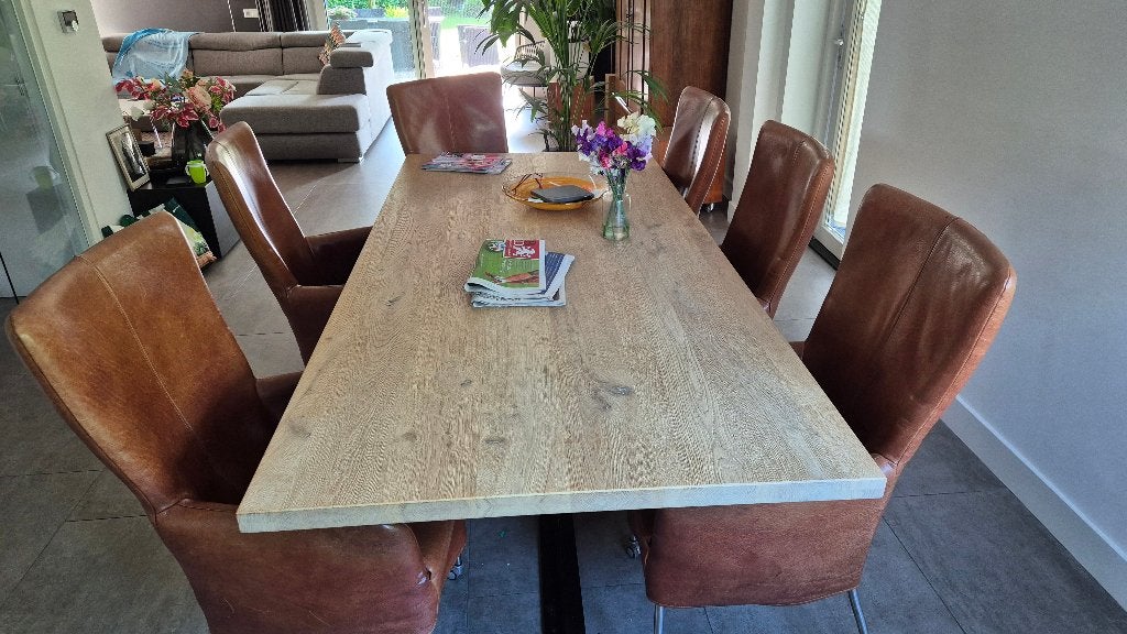 Eikenhouten eettafel met metalen onderstel en 6 stoelen, Huis en Inrichting, Ophalen, 100 tot 150 cm, 200 cm of meer, Zo goed als nieuw