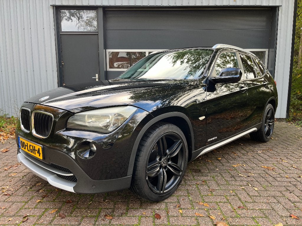 BMW X1 2.0D Sdrive Executive Automaat - Xenon - Navi, Auto's, Euro 5, Stof, Zwart, 4 cilinders