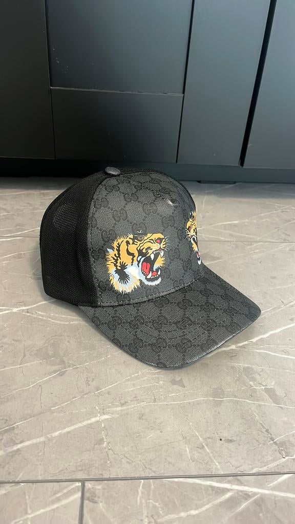 Gucci pet, Ophalen, Zo goed als nieuw