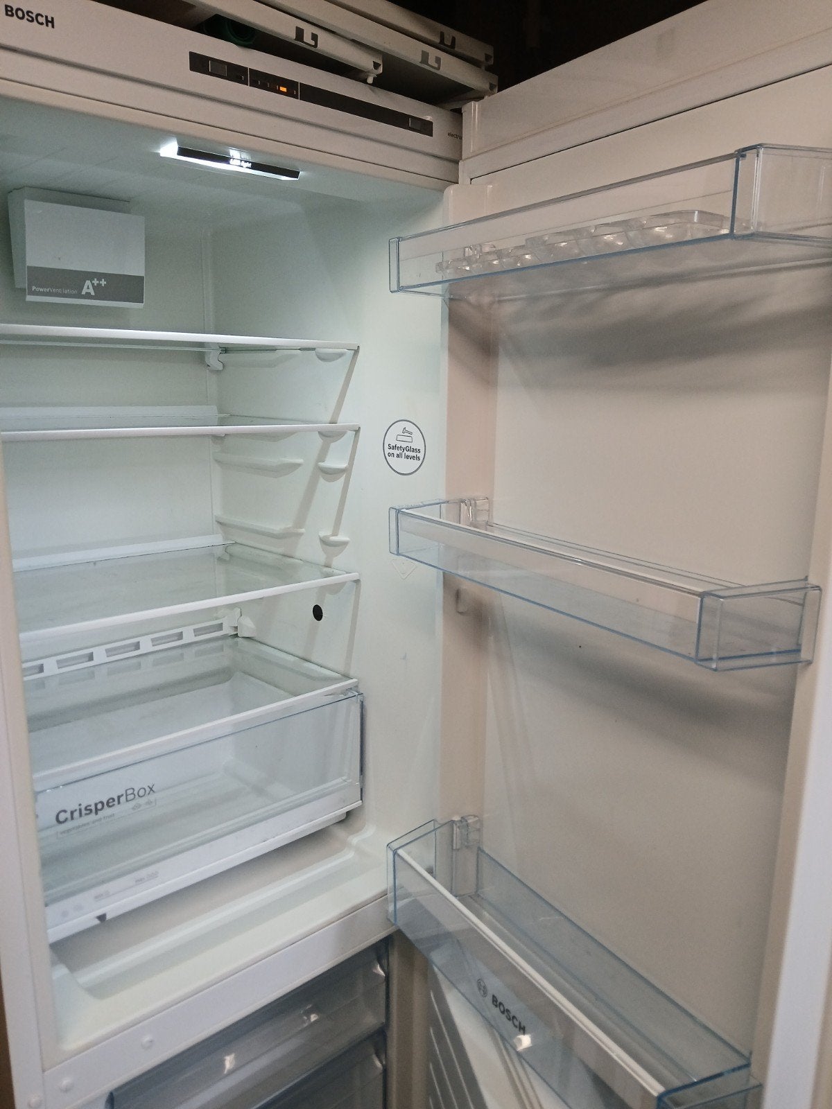Bosch Koel-vriescombinatie A++ met CrisperBox en BigBox, Gebruikt, 200 liter of meer, 60 cm of meer, Met aparte vriezer