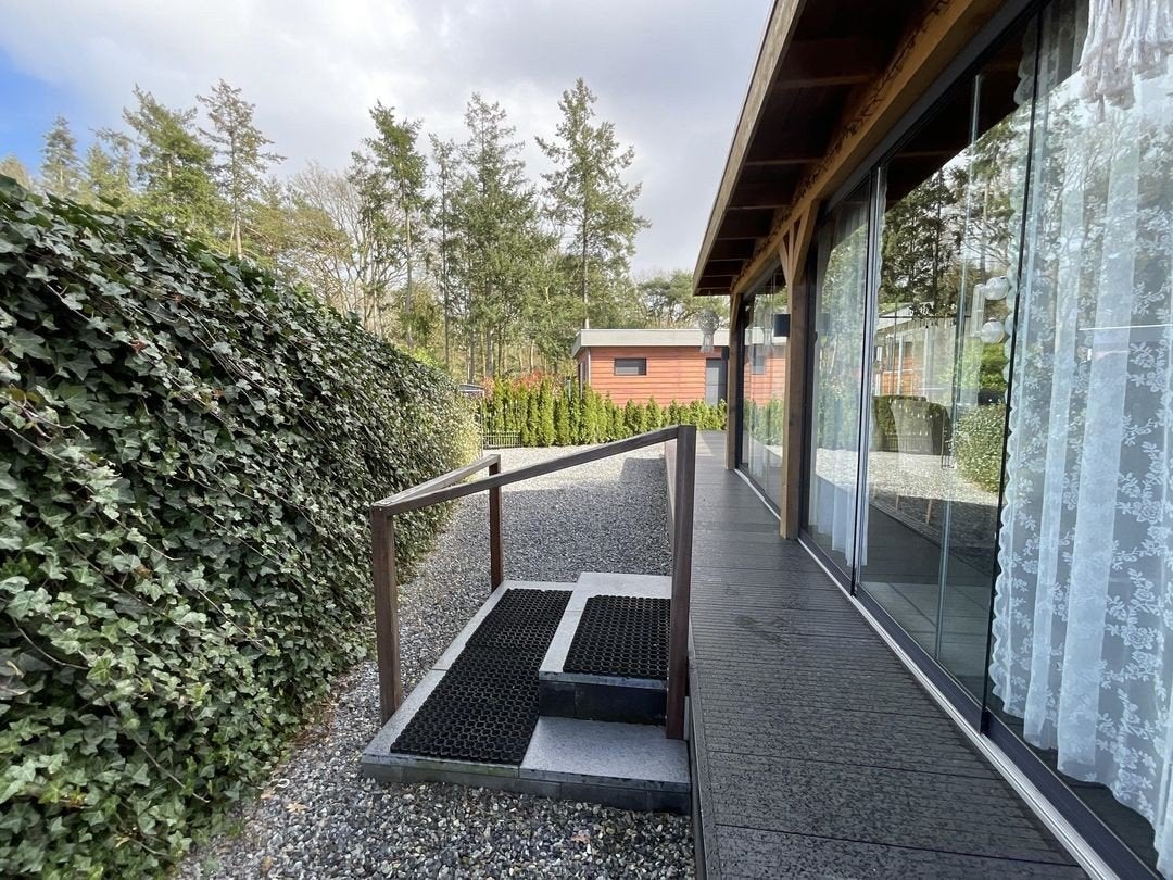 mooie chalet te koop op eigen grond, In bos, 2 slaapkamers, Recreatiepark, Gelderland en Veluwe