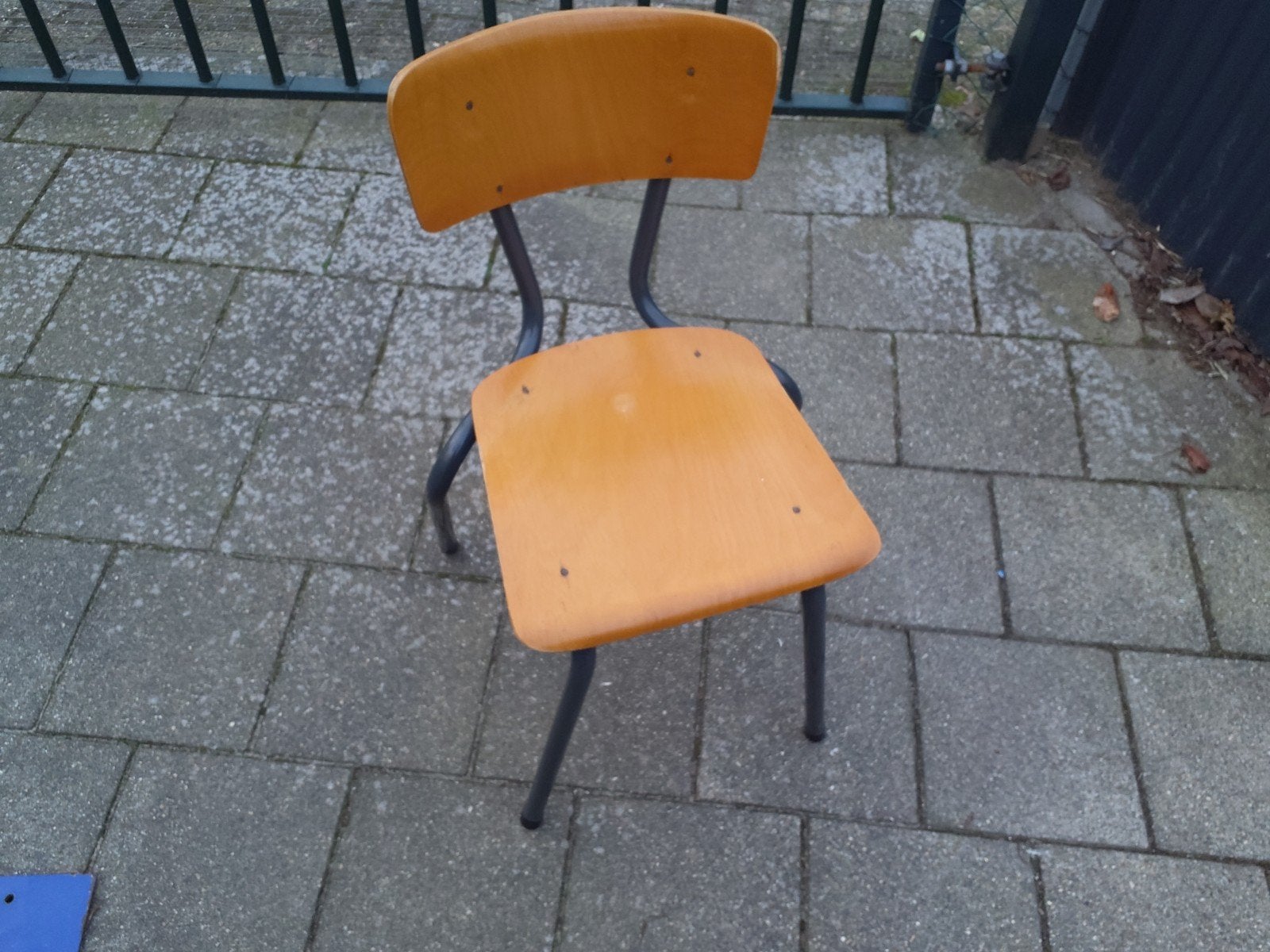vintage stoelen uit de franse school tijd +/_ 60 jaar oud, Huis en Inrichting, Stoelen, Ophalen, Gebruikt, Bruin, Vintage