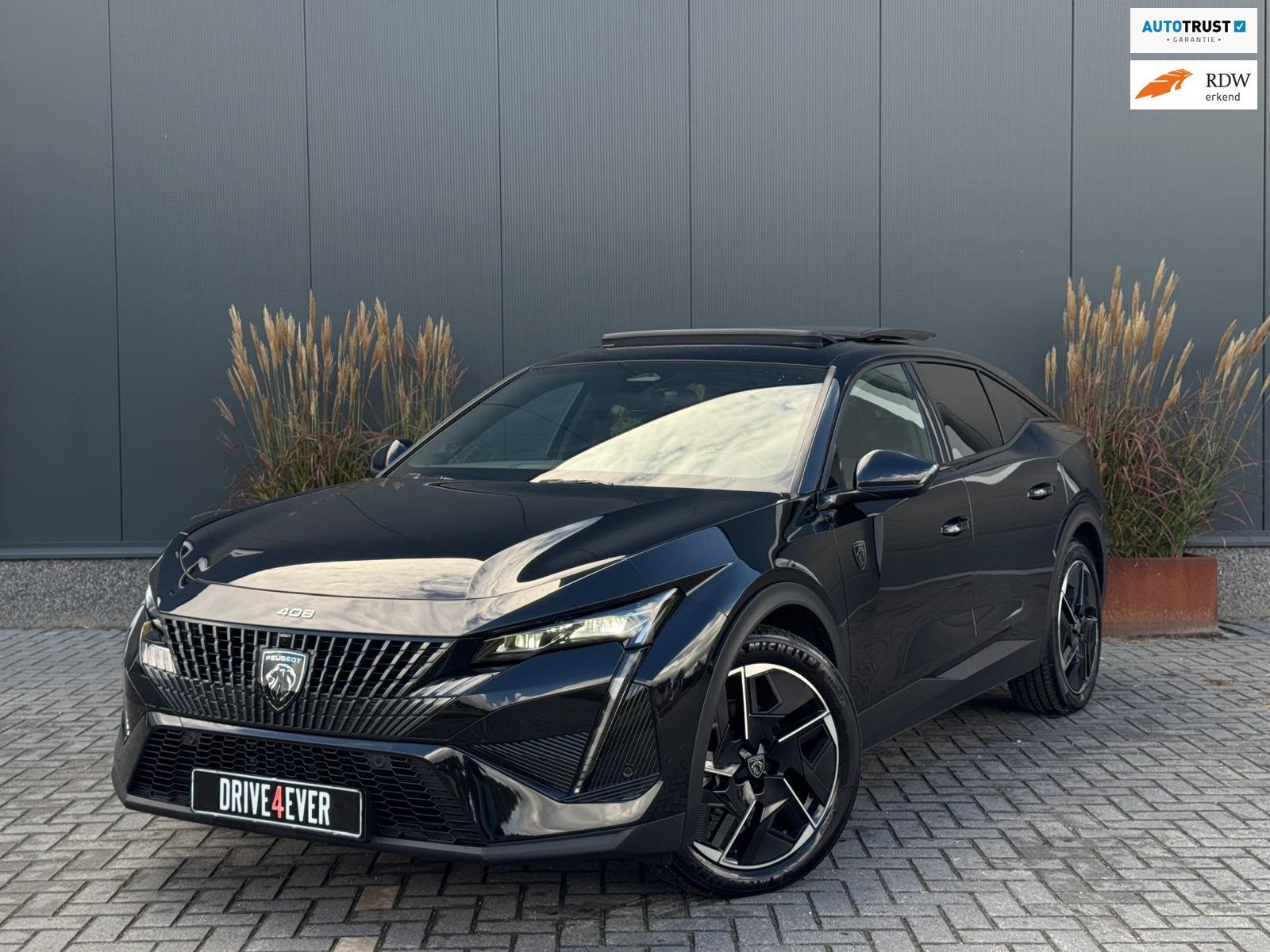 Peugeot 408 1.2 Hybrid GT | Pano | NAVI | 360 Camera| Memory, Auto's, Dealer onderhouden, Gebruikt, Zwart, 1199 cc