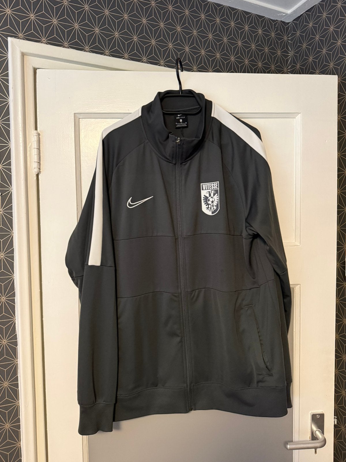 trainings jacks   Vitesse Arnhen, Ophalen of Verzenden, Zo goed als nieuw, Vitesse, Shirt