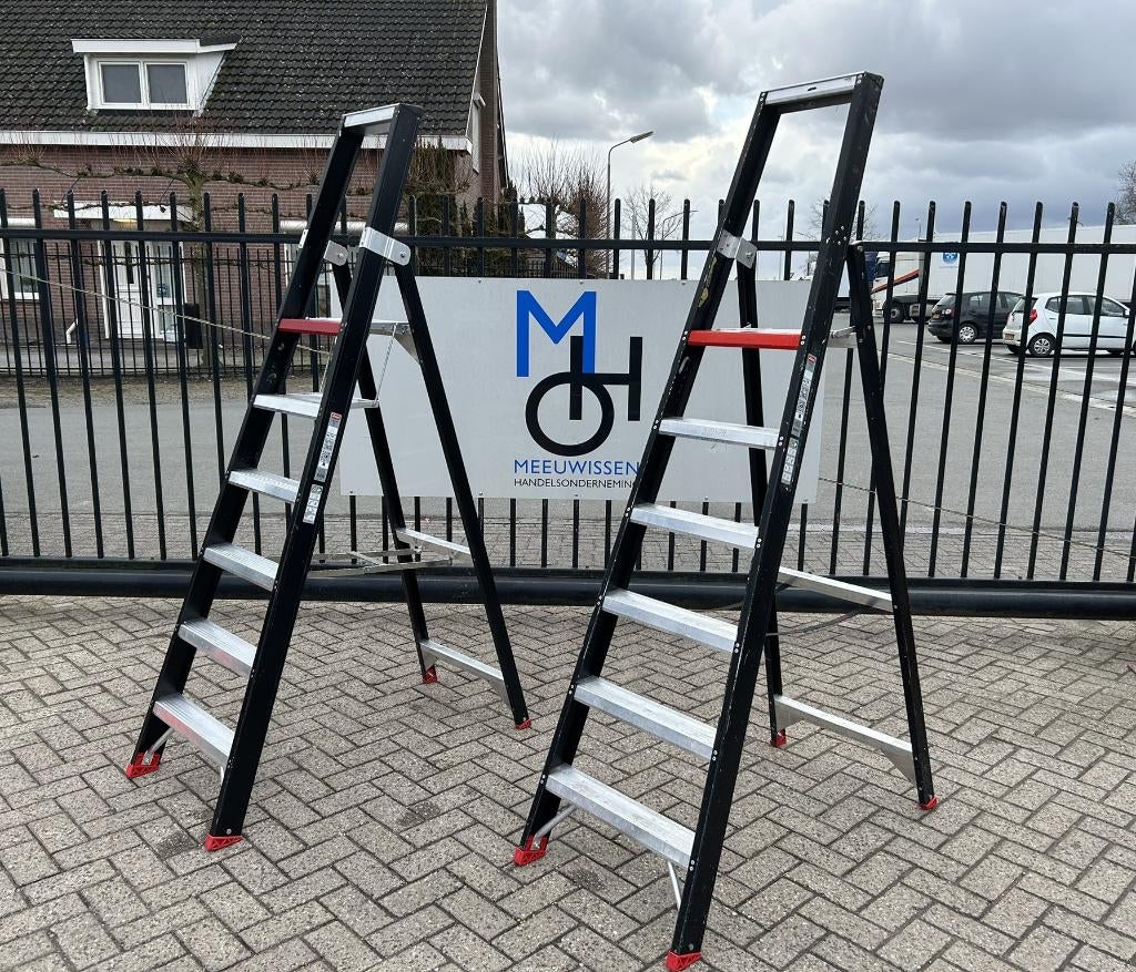 Altrex Taurus TGB bordestrap zwart 1x6/1x8/1x10 gebruikt, Doe-het-zelf en Verbouw, Ladders en Trappen, Gebruikt, Trap, 2 tot 4 meter