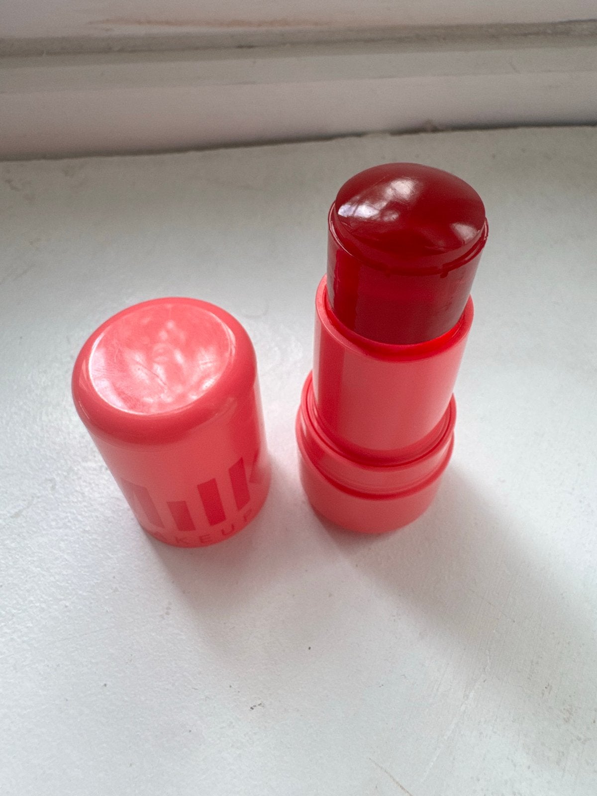 Milk Makeup Lip + Cheek Stick in 'Chill', Lippen, Verzenden, Zo goed als nieuw, Make-up