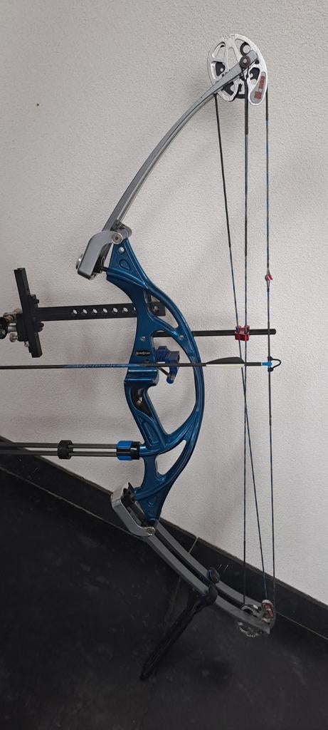 Compoundboog Hoyt rechts  deze week 200€, Sport en Fitness, Handboogschieten, Ophalen of Verzenden, Zo goed als nieuw