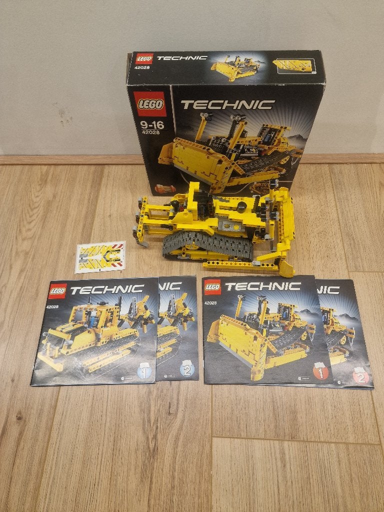 LEGO Technic 42028 Bulldozer - Compleet met doos en boekjes
