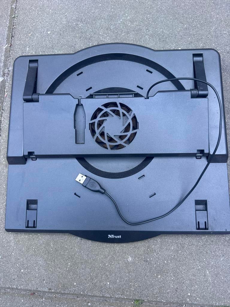 Trust Laptop Koeler / Koelstandaard met USB-aansluiting, Computers en Software, Ophalen of Verzenden, Zo goed als nieuw