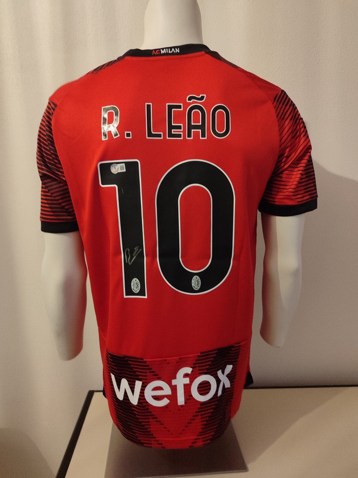 Ac milan shirt gesigneerd door Rafael Leao met coa Beckett., Verzamelen, Sportartikelen en Voetbal, Ophalen of Verzenden, Nieuw