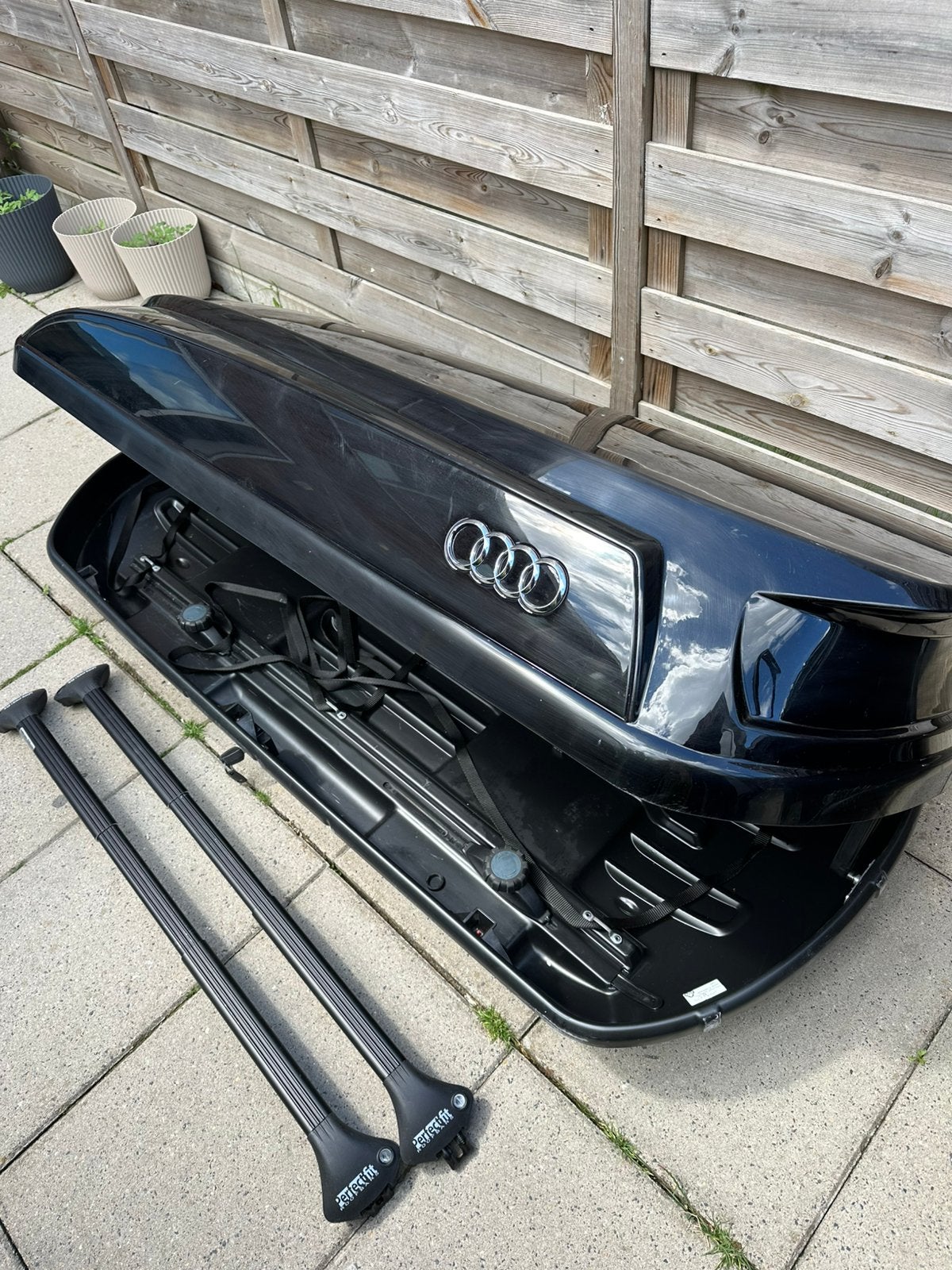 Audi Line 200 Zwarte Dakbox (6202-1) met dakdragers, Auto diversen, Ophalen, Gebruikt