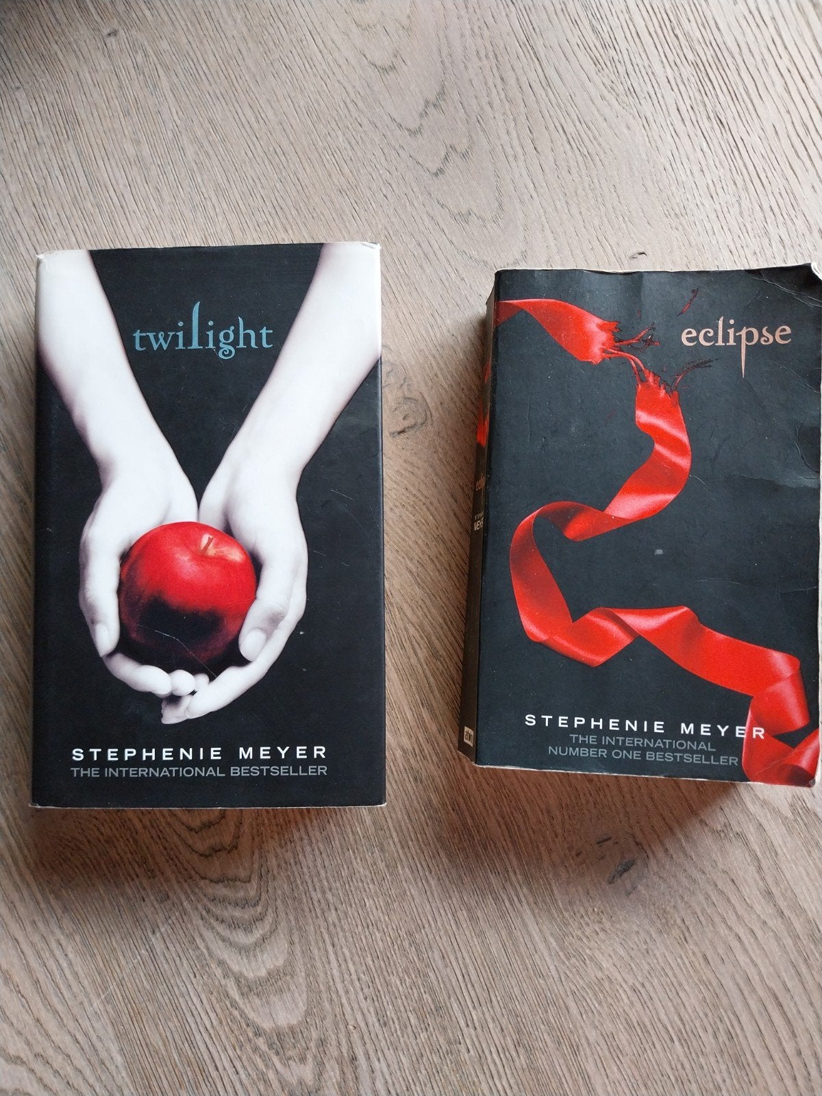 Twilight Saga Boeken: Twilight & Eclipse (Stephenie Meyer), Ophalen of Verzenden, Gelezen, Stephenie Meyer