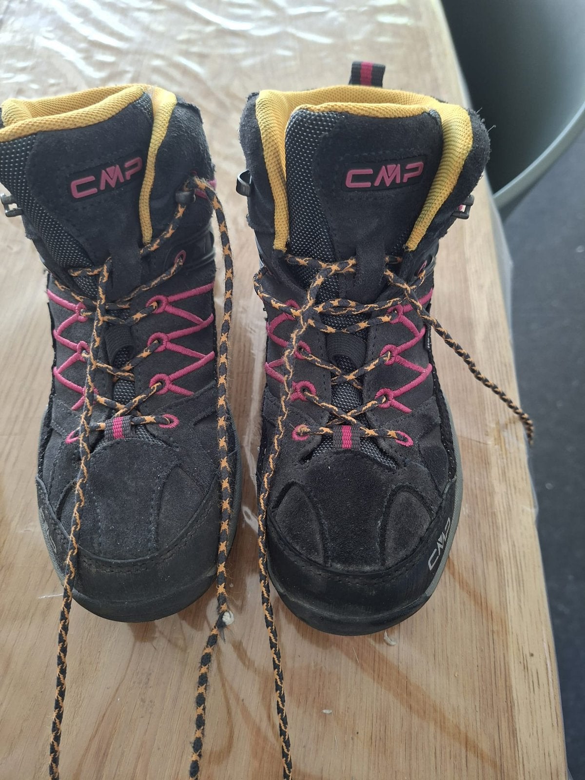 Wandelschoenen kind mt 34, Ophalen of Verzenden, Zo goed als nieuw, Schoenen