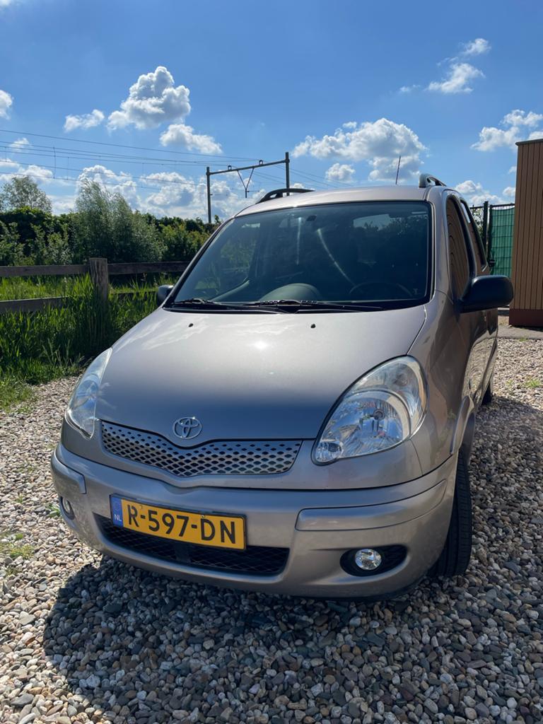 Toyota Yaris Verso 2004 Grijs Metallic, 1299 cc, Stof, 400 kg, Yaris Verso